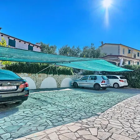 Ferienapartment Fuer Sechs Personen By Interhome Appartement