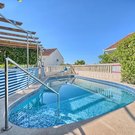 Appartement Ferienapartment Fuer Sechs Personen By Interhome *