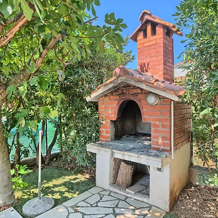 Ferienapartment Fuer Sechs Personen By Interhome Appartement Trogir