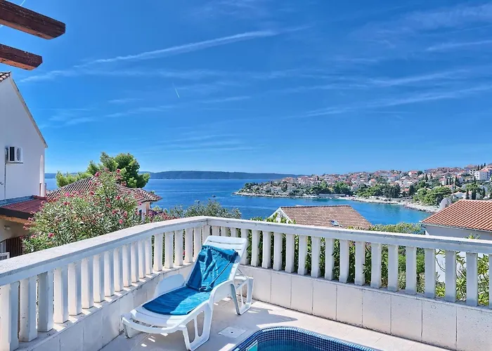 Appartement Ferienapartment Fuer Sechs Personen By Interhome Trogir