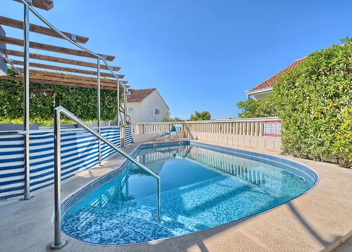 Appartement Ferienapartment Fuer Sechs Personen By Interhome *