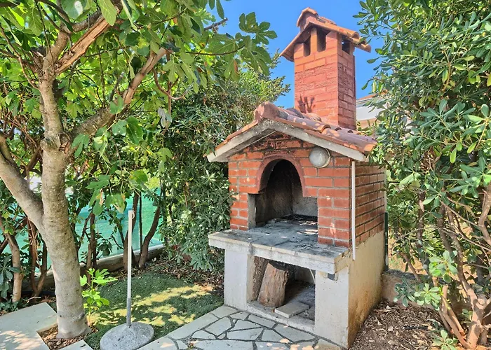 Ferienapartment Fuer Sechs Personen By Interhome Appartement Trogir