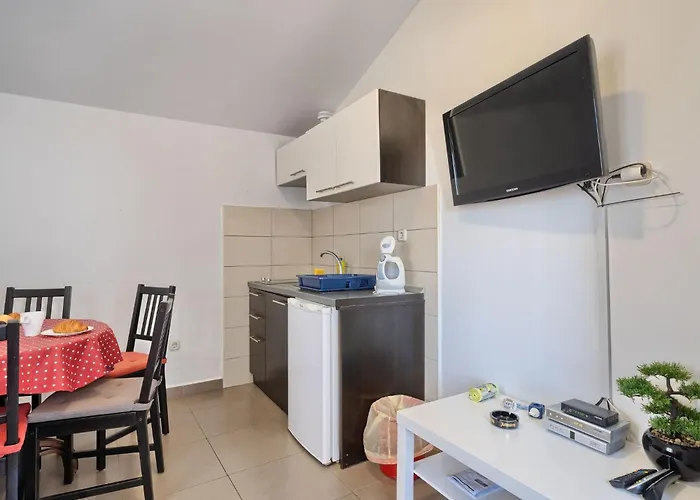 Ferienapartment Fuer Sechs Personen By Interhome *