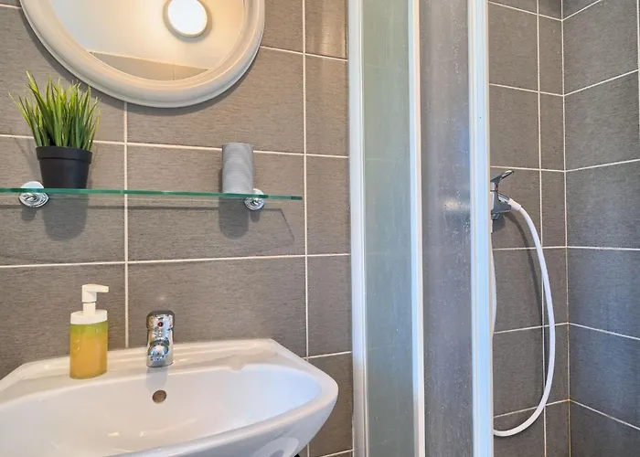 Ferienapartment Fuer Sechs Personen By Interhome Appartement *